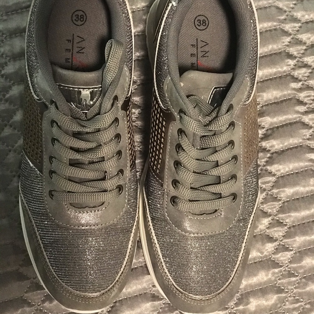 Wedges/Shoes/ Sneakers